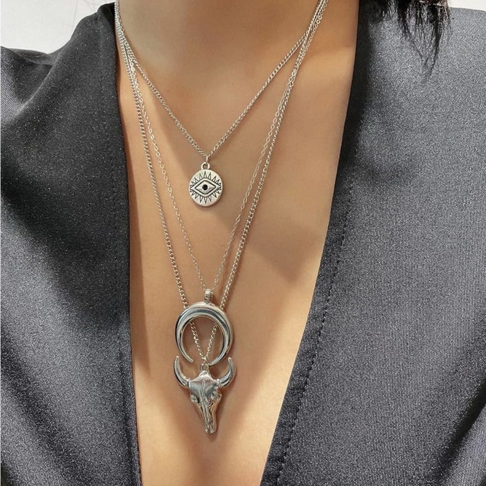 Silver Layered Necklace Set with Bull Pendant